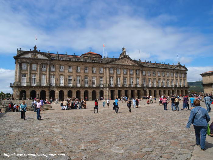 `LAZA DEL OBRADOIRO